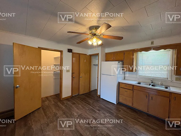 781 Thompson St #2 — Photo 6