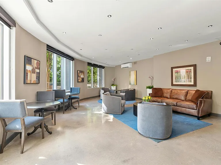 54 Rainey St #1201 — Photo 38