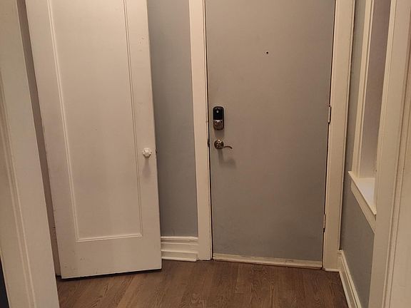 2nd image of 937 W Windsor Ave APT 3S