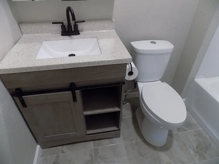 121 W Broadway Ave — Photo 12