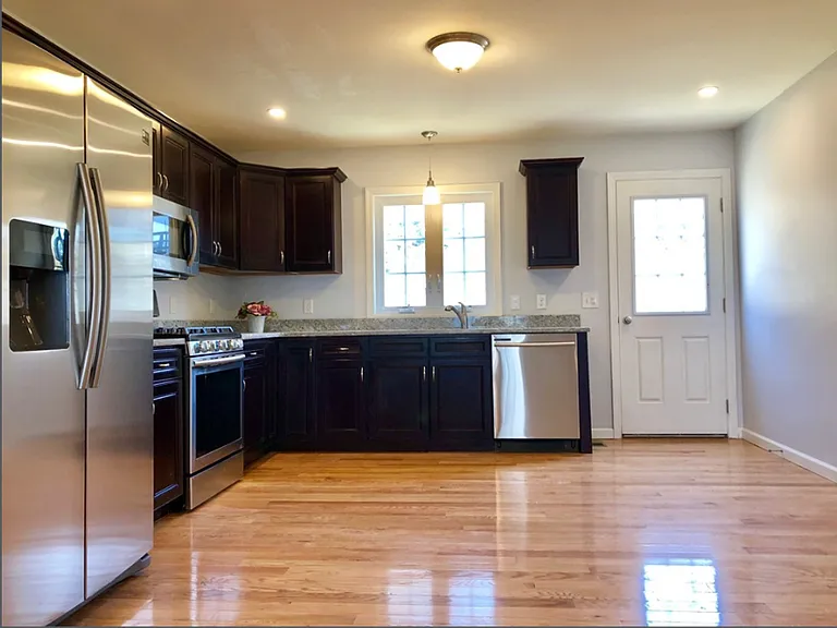 Hawkes Nest Realty — Photo 7