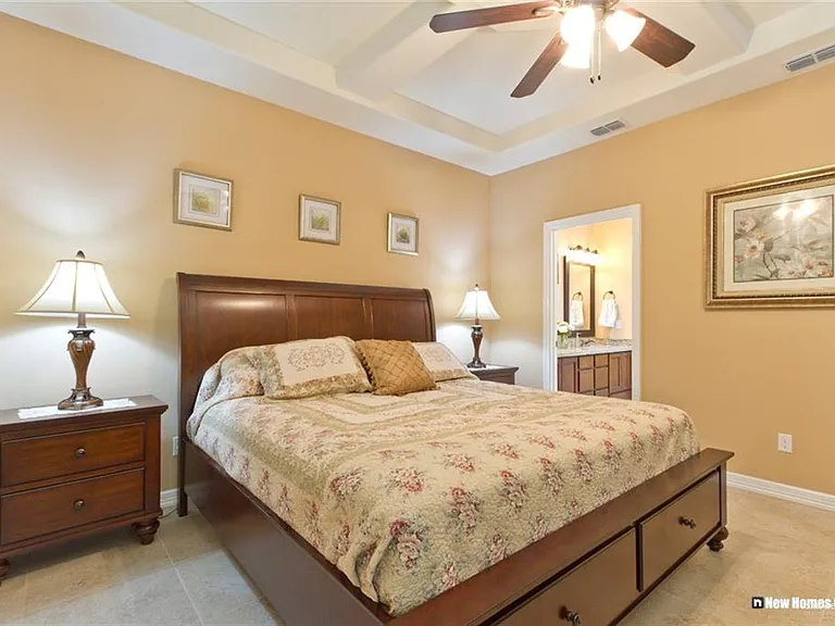 2927 Allen Dr — Photo 4