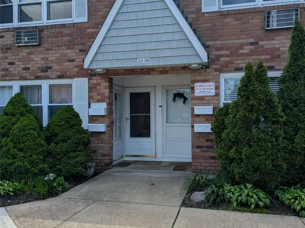100 connetquot Avenue #26, East Islip, NY 11730