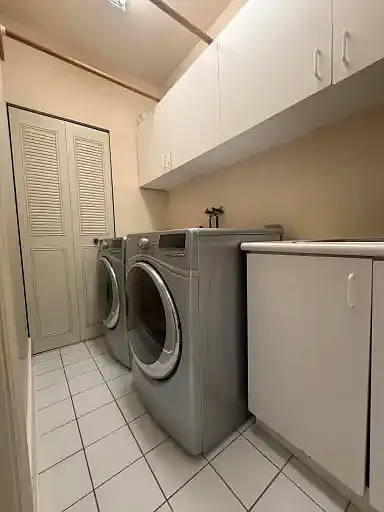 3 bed, 1.0 bath, 1000 sqft, $2,600 — Photo 4