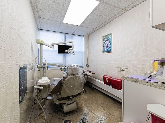 5th image of 207 Ocean Pkwy Suite 1J