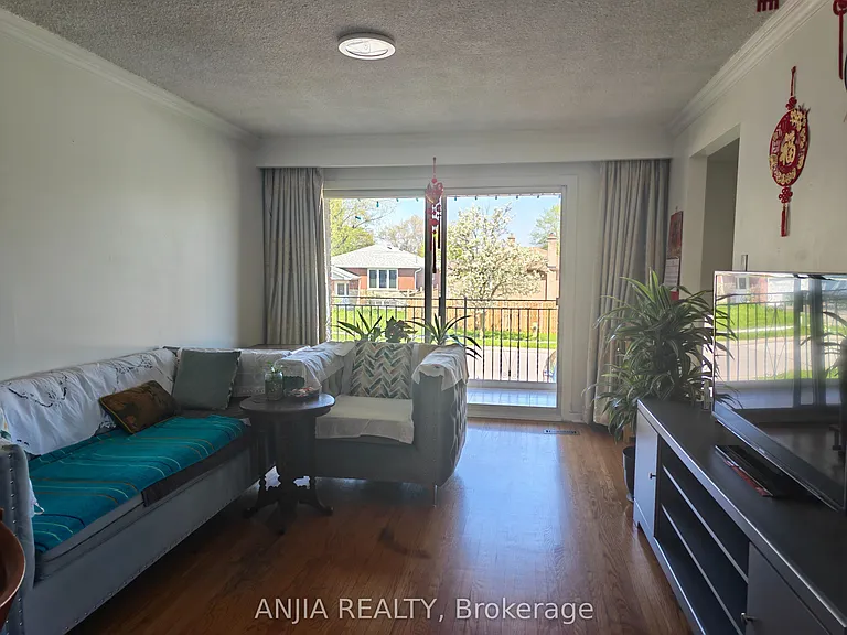 58 Kitchener Rd #2 — Photo 6