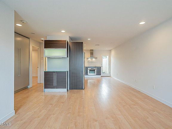 5th image of 1850 E Maryland Ave Unit 2