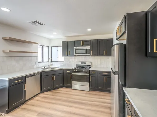 3215 W Verde Way, North Las Vegas, NV 89031