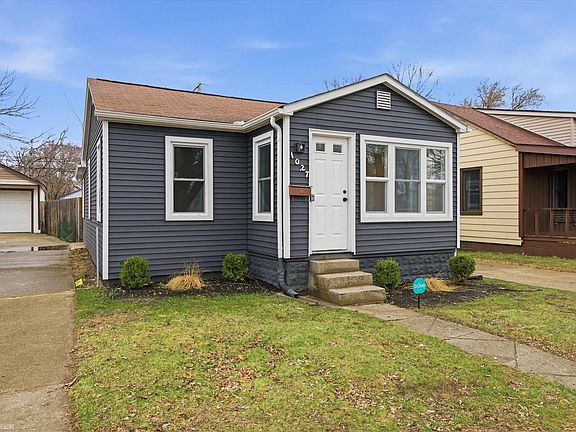 4th image of 1027 E Milton Ave