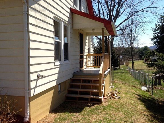 3rd image of 345 E Fulton St