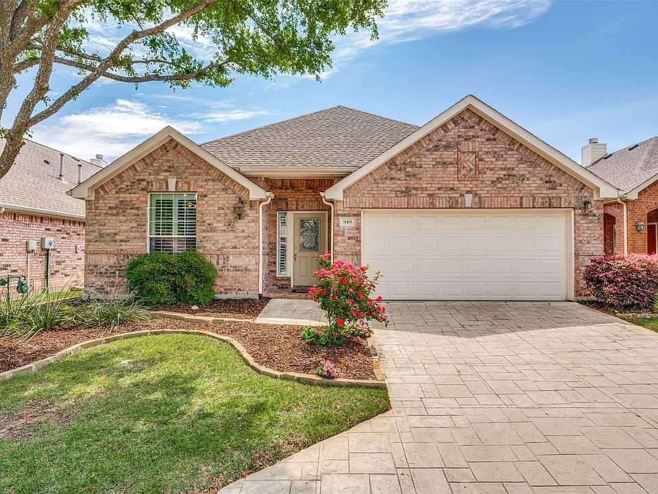 1st image of 949 Winged Foot Dr
