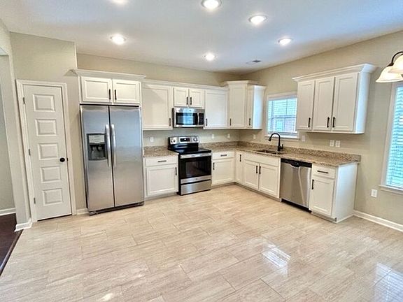 4th image of 5409 Riverstone Dr