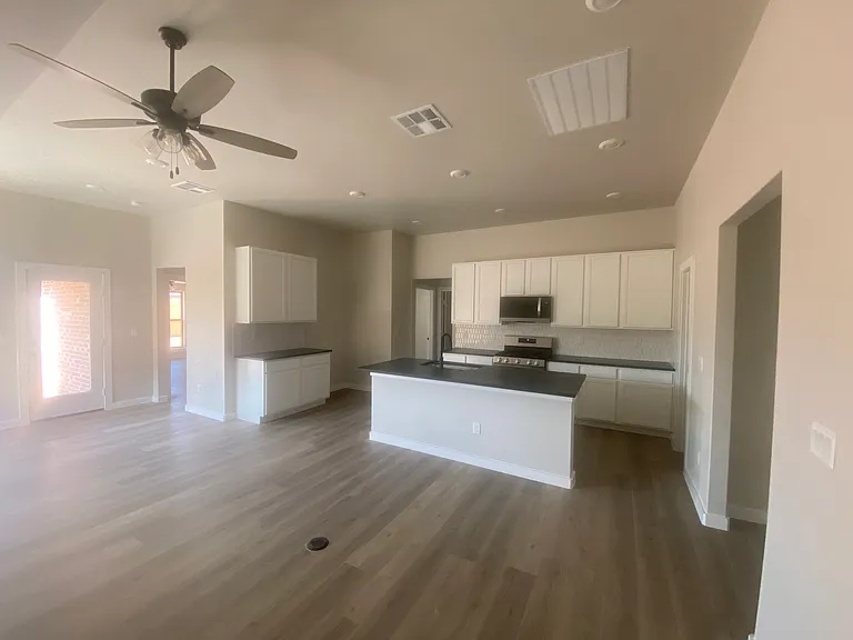 404 Pratt Dr #2 — Photo 3