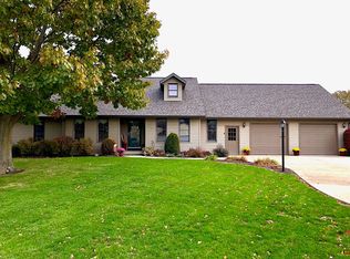 14 Indian Ridge Ln, White Heath, IL 61884