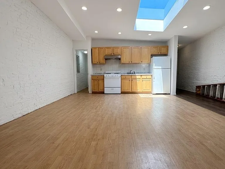 313 Main St #2 — Photo 2