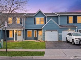 7 Farragut Sq, Freehold, NJ 07728