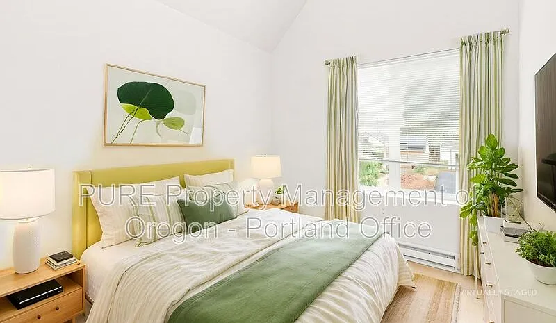 6 bed, 2.0 bath, 1300 sqft, $2,695 — Photo 3