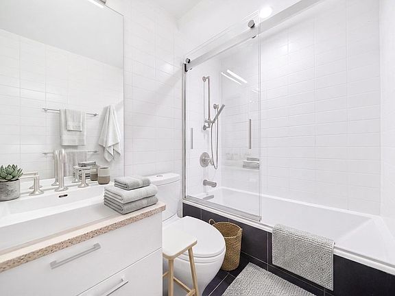 3rd image of 200 E 11th St APT 1003