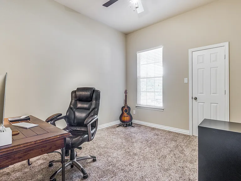 636 King Lionel Ln — Photo 8
