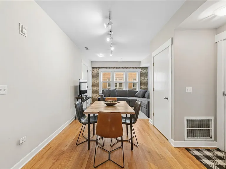2541 Prairie Ave #1 — Photo 5