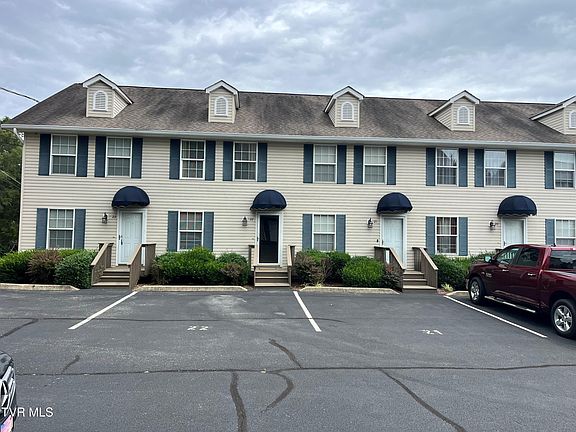 3rd image of 22 Pepper Ridge Ct #22