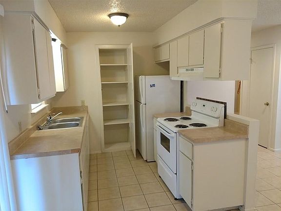 4th image of 3403 Dolphin Dr #A