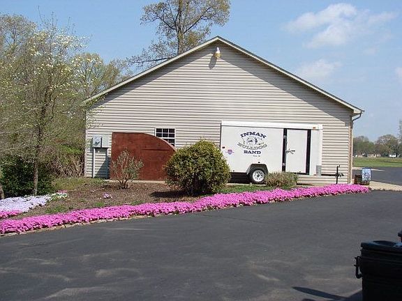 3rd image of 410 Three Jeans Dr