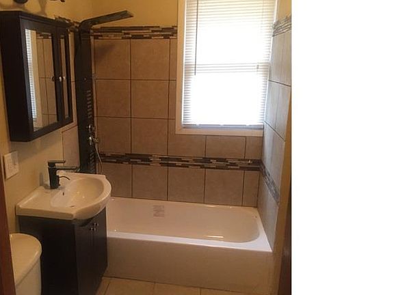 3rd image of 300 W 118th St