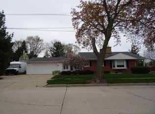 504 79th St, Kenosha, WI 53143