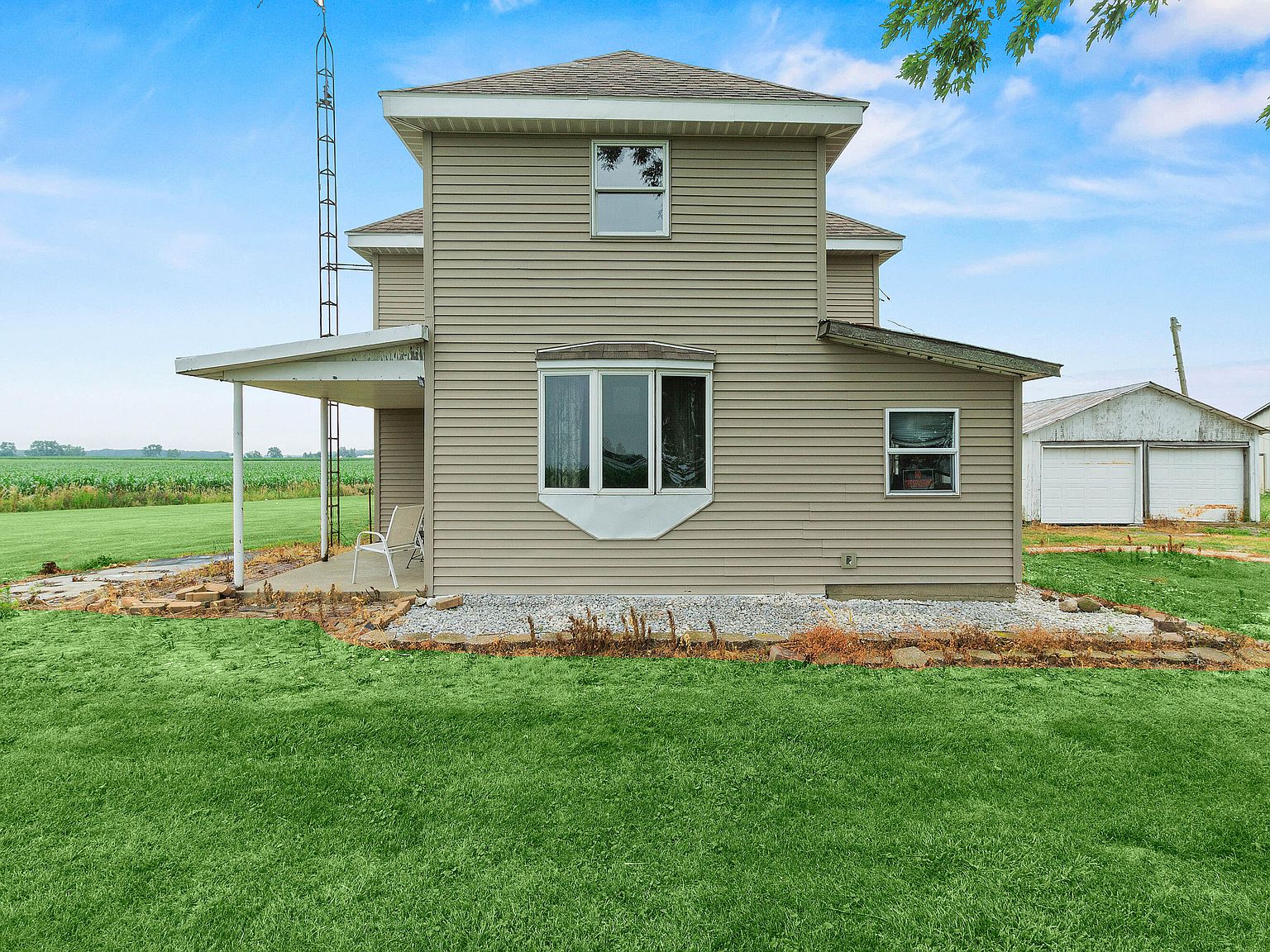 NEIGHBORHOOD®｜N/OH // Beyond Pristine Metal–Organic Frameworks: Preparation of Hollow