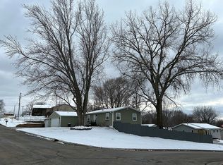 1221 Harbor Dr SE, Rochester, MN 55904