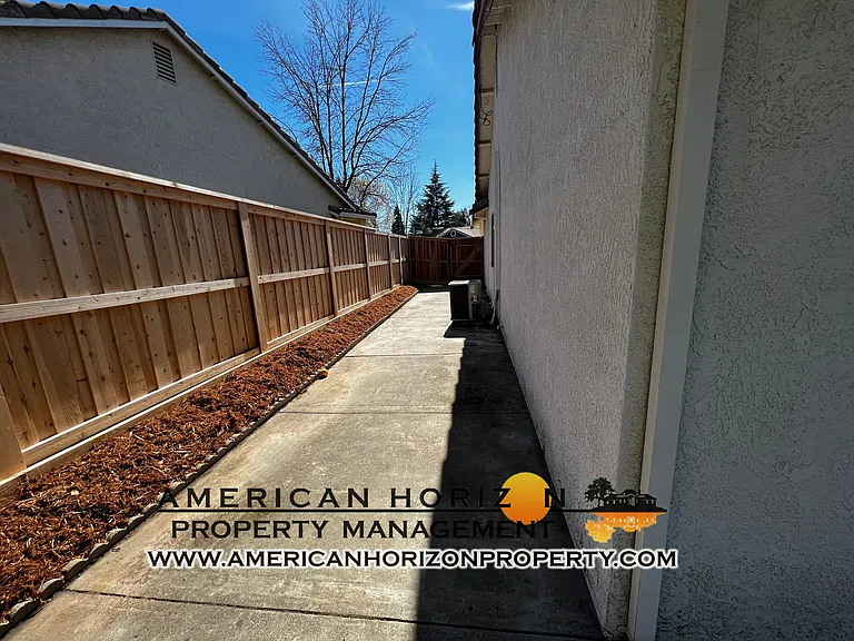 204 Epworth Ct — Photo 20