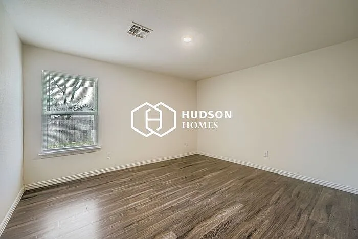 2318 N 15th A St — Photo 7