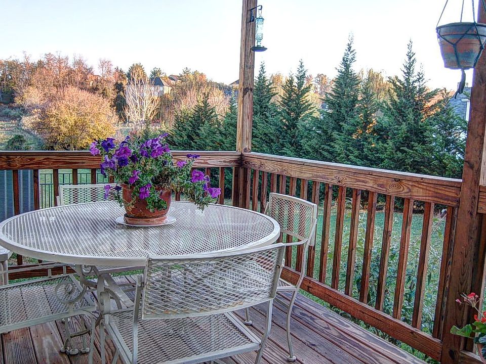 Covered Rear Porch