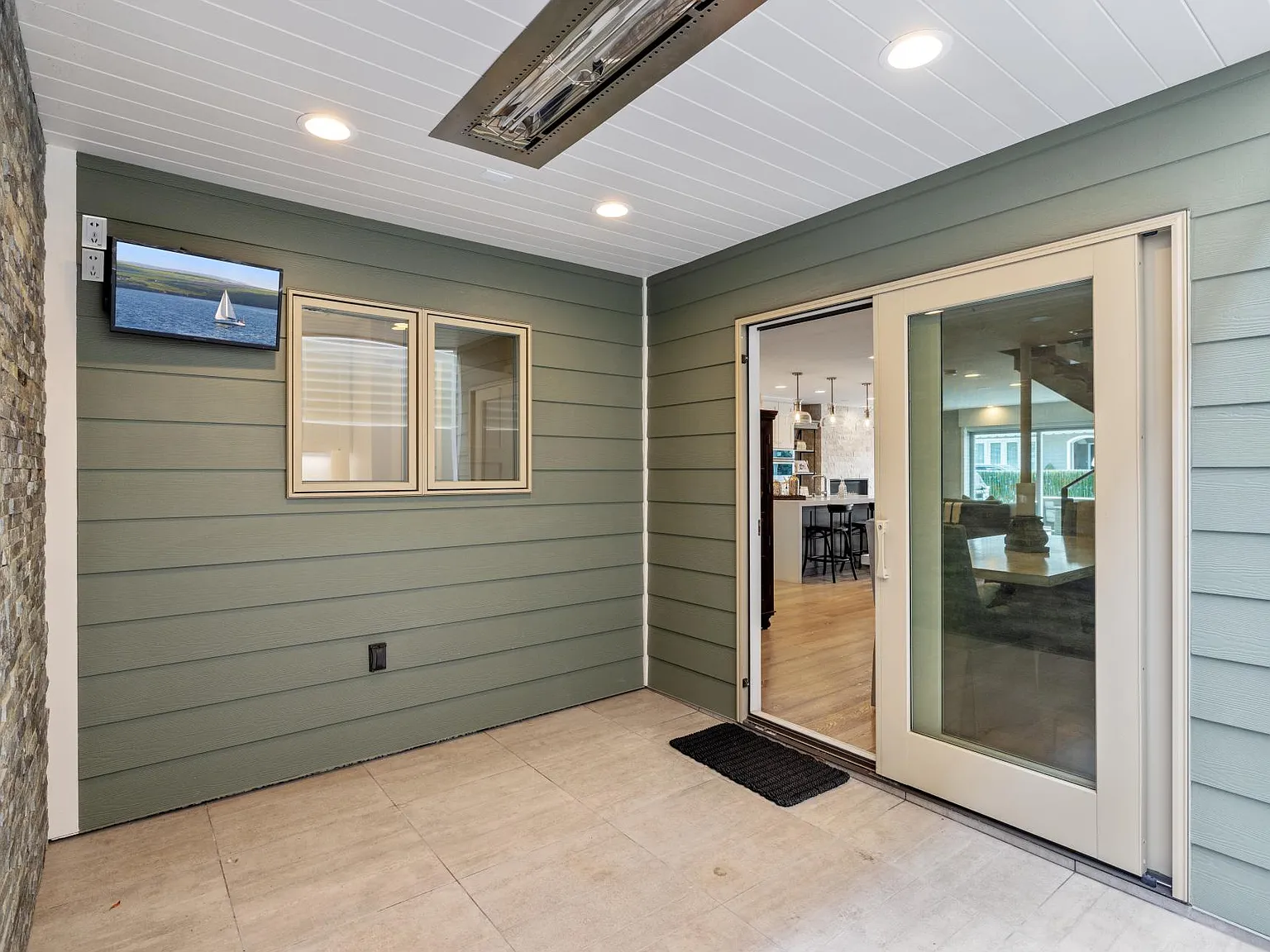 3 bed, 2000 sqft, $11,000 — Photo 3