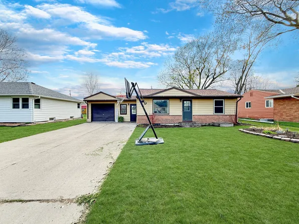319 3rd St SW, Clara City, MN 56222