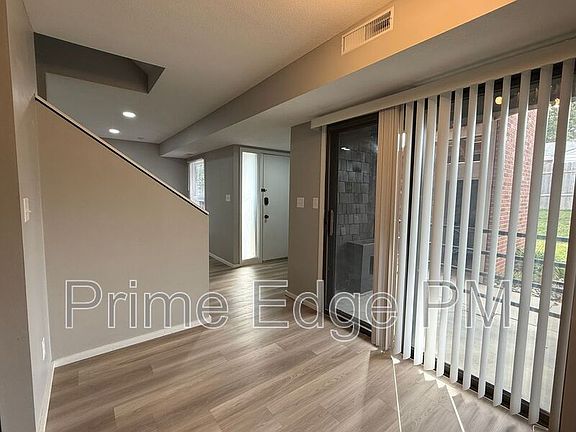 4th image of 1701 Ridgehaven Ct APT 1