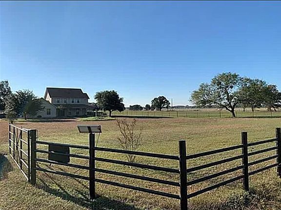 2nd image of 2736 E Old Axtell Rd