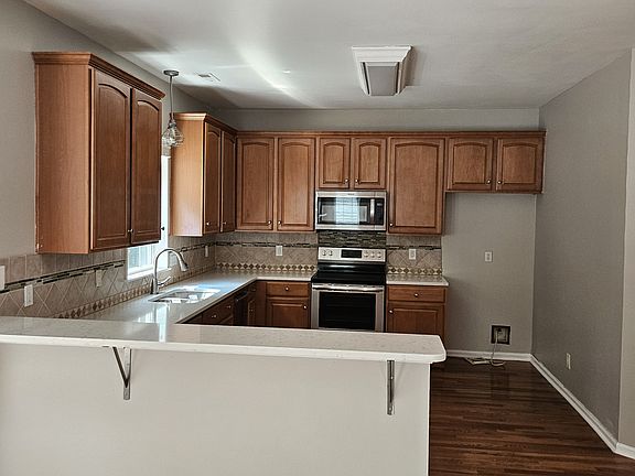 5th image of 3906 Lannier Falls Ln