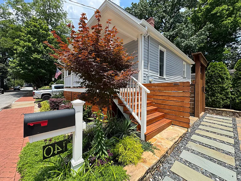 140 Short St SE — Photo 3