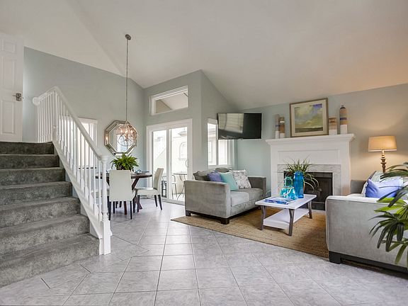 5th image of 709 Portsmouth Ct