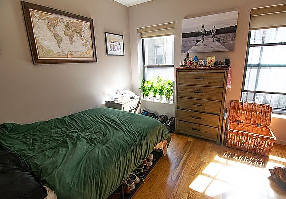 3rd image of 164 E 112th St APT 5D