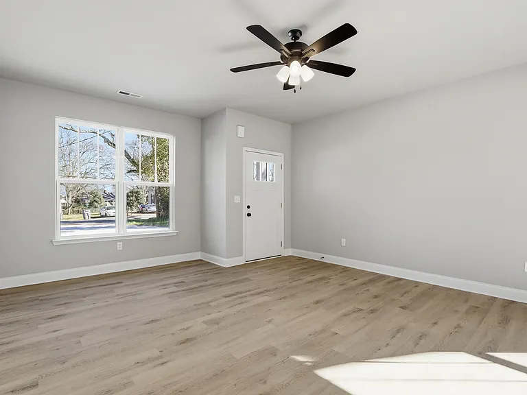 107 Virginia Ave — Photo 8