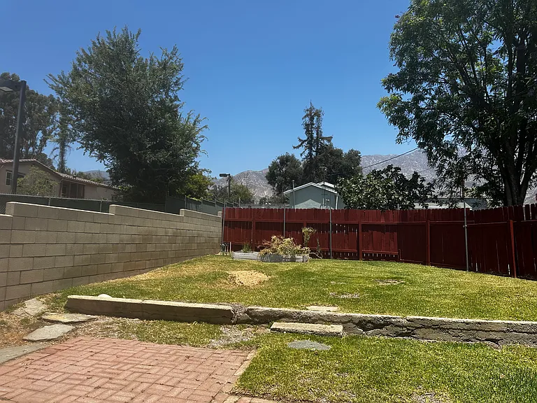 829 E Calaveras St — Photo 22