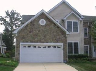 25679 Tremaine Ter, Chantilly, VA 20152