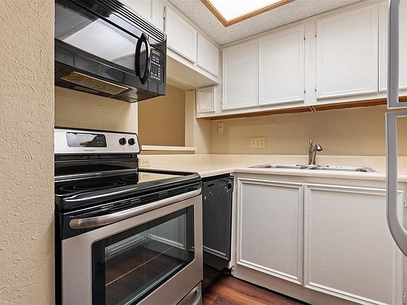 3rd image of 3506 Speedway APT 103