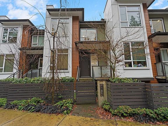 5th image of 4684 Capilano Rd