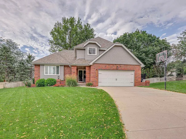 16347 Oak Cir, Omaha, NE 68130