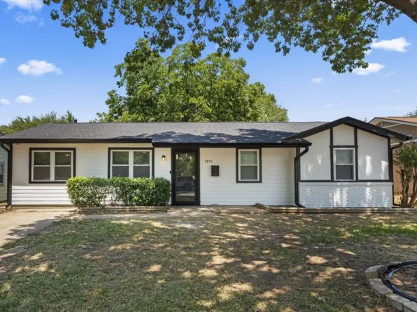 1911 Friar Tuck Dr, Arlington, TX 76013
