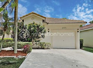 4961 Pelican St, Pompano Beach, FL 33073